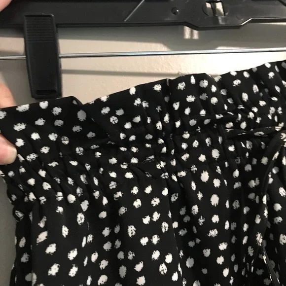 EUC Bodysuit And Tie Waist Shorts Set 2-Piece Outfit Black & White Size Small - Picture 11 of 12